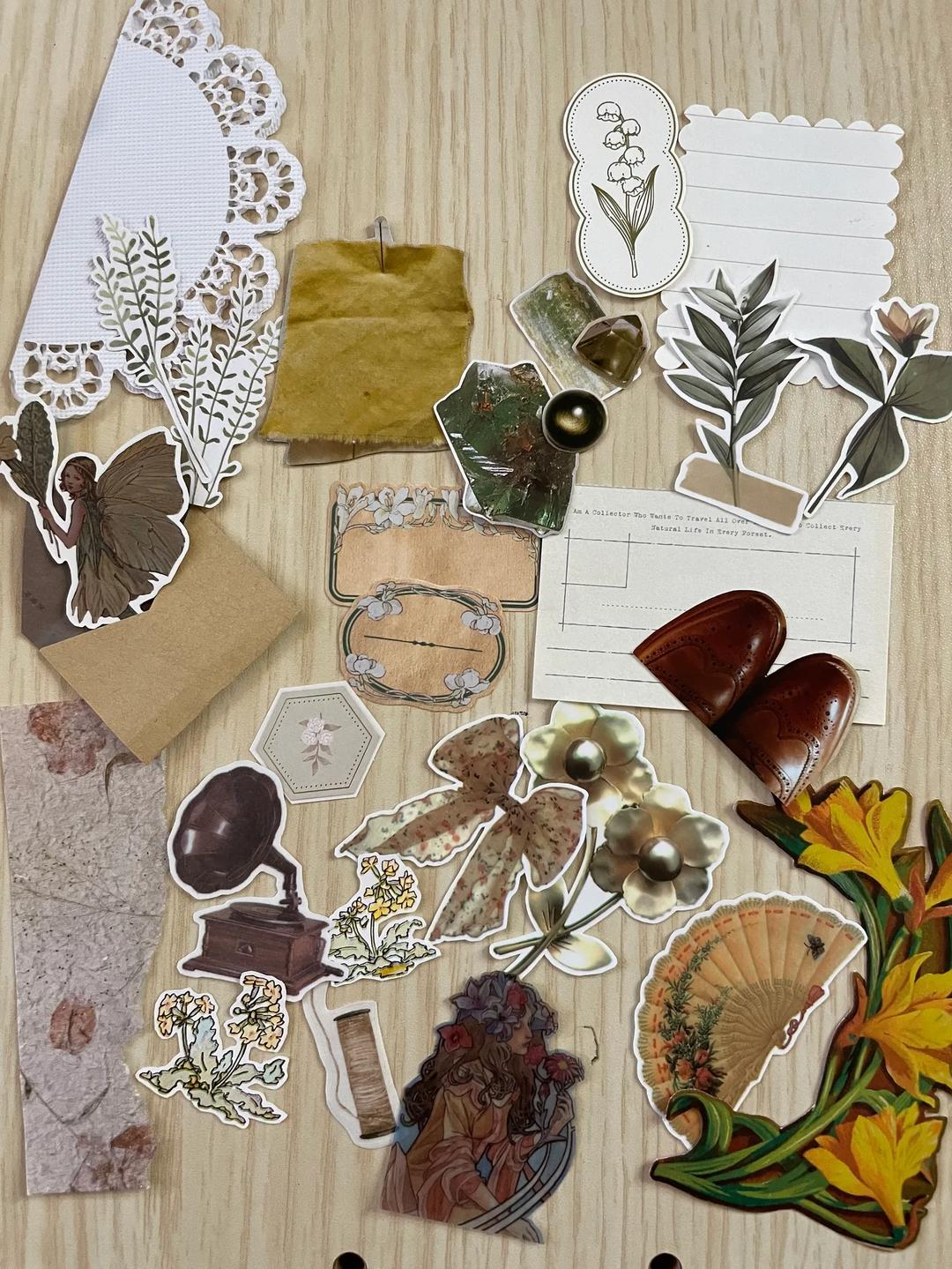 Alta Gracia Small Wonders Collage Club — image 11