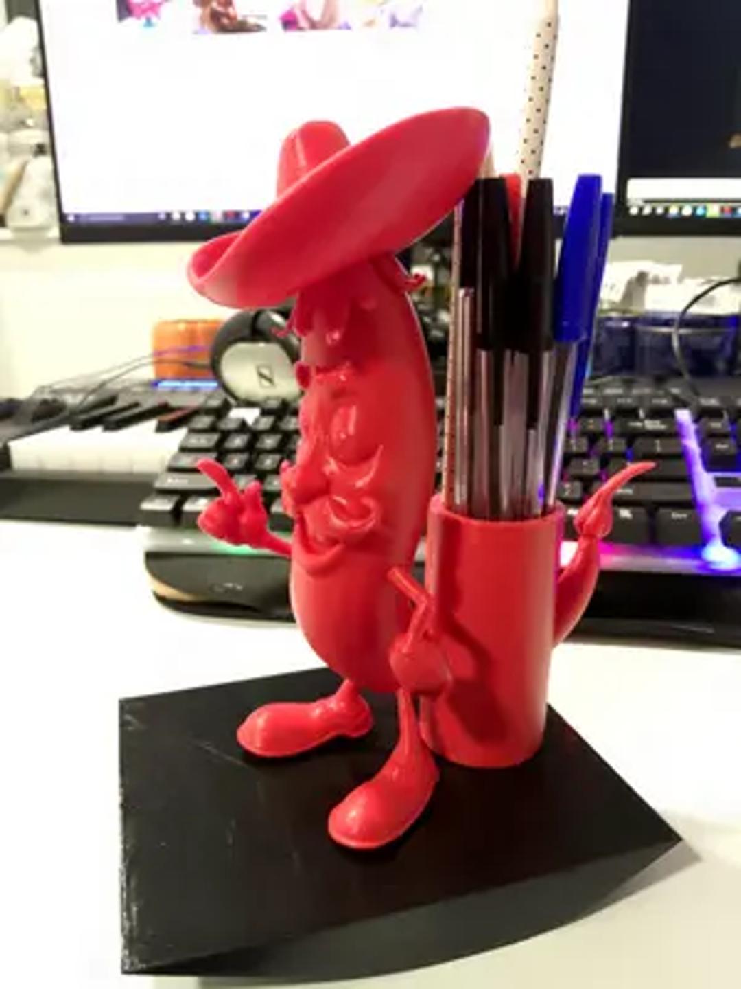 Small Sculptures With Big Feelings thumbnail 3